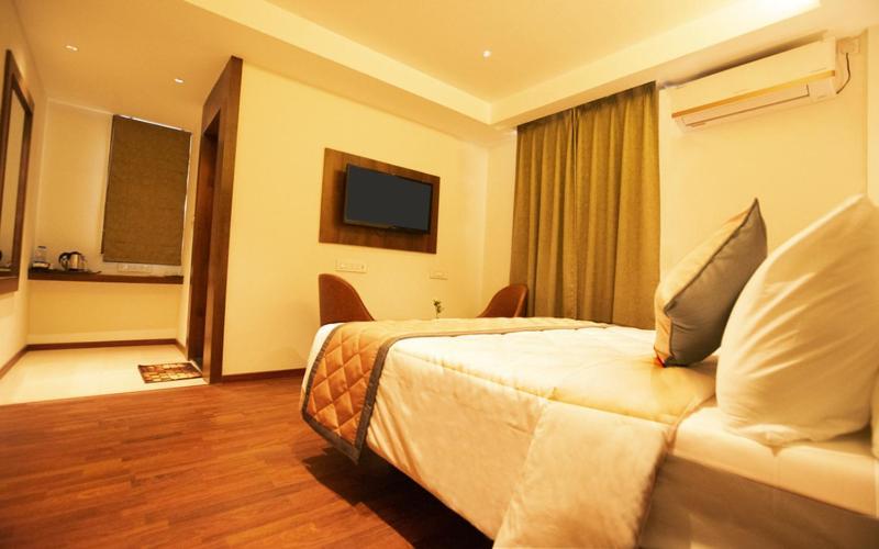 Super Hotel O Nar Comforts Near Ksr Railway Station Bangalore Eksteriør billede